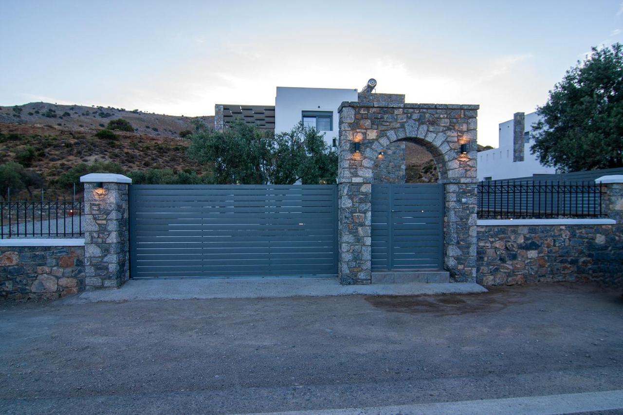 Livis Luxury Villa คิโอตาริ ภายนอก รูปภาพ