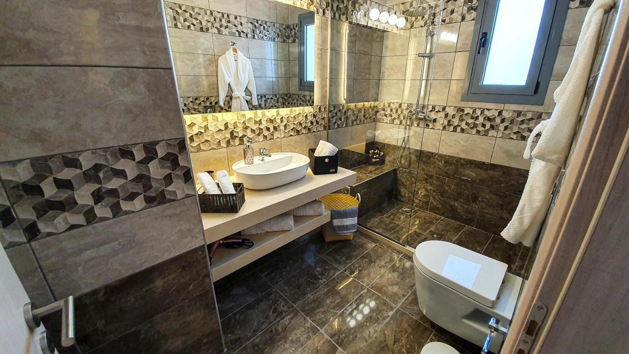 Livis Luxury Villa คิโอตาริ ภายนอก รูปภาพ