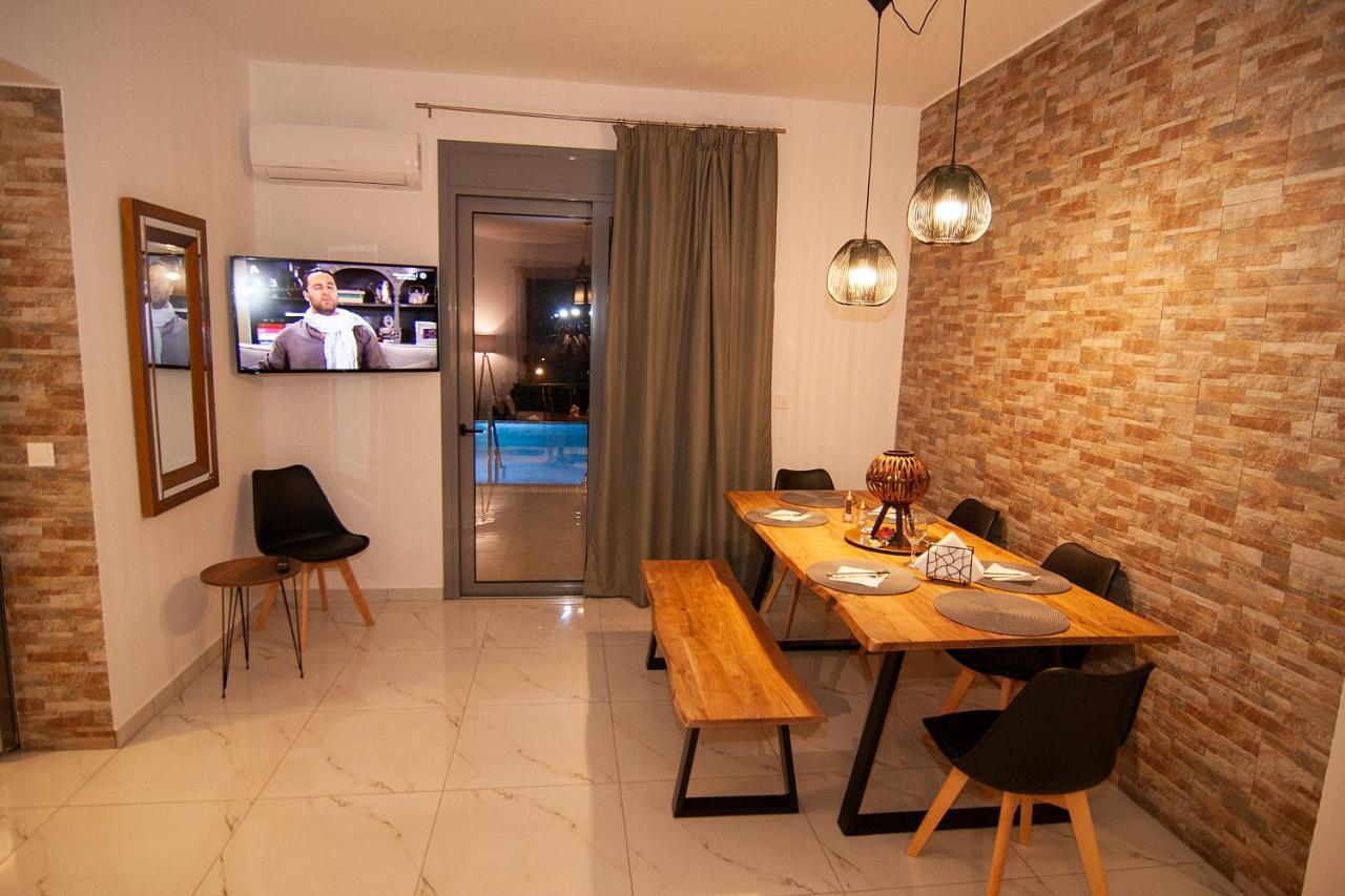Livis Luxury Villa คิโอตาริ ภายนอก รูปภาพ