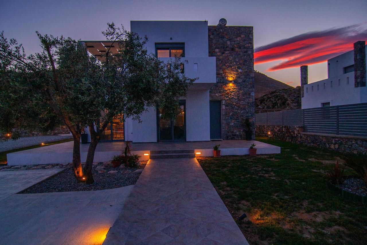 Livis Luxury Villa คิโอตาริ ภายนอก รูปภาพ