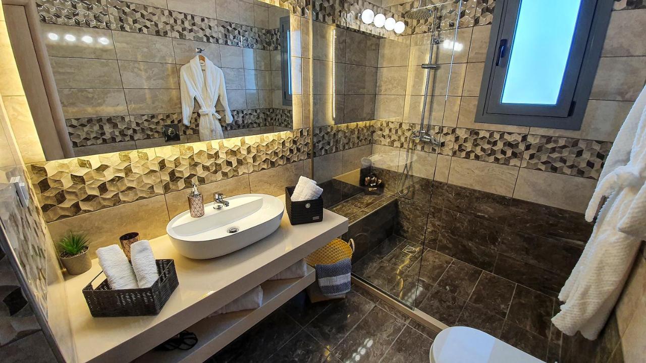Livis Luxury Villa คิโอตาริ ภายนอก รูปภาพ