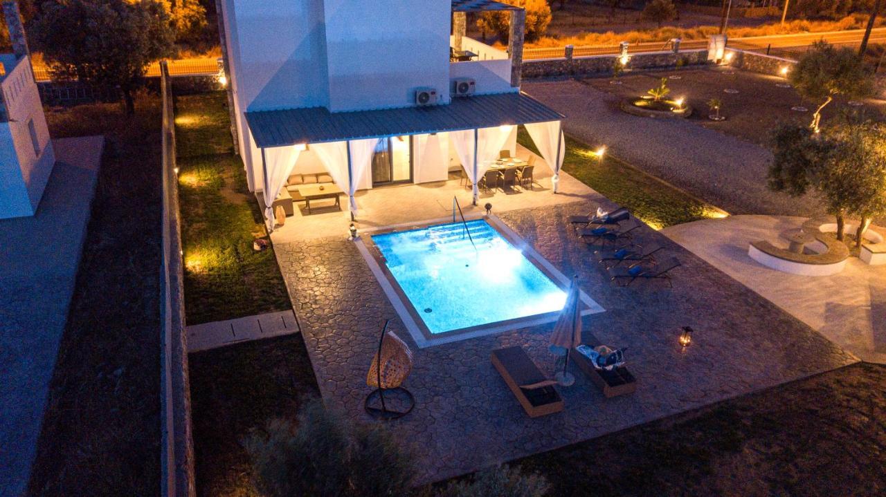 Livis Luxury Villa คิโอตาริ ภายนอก รูปภาพ